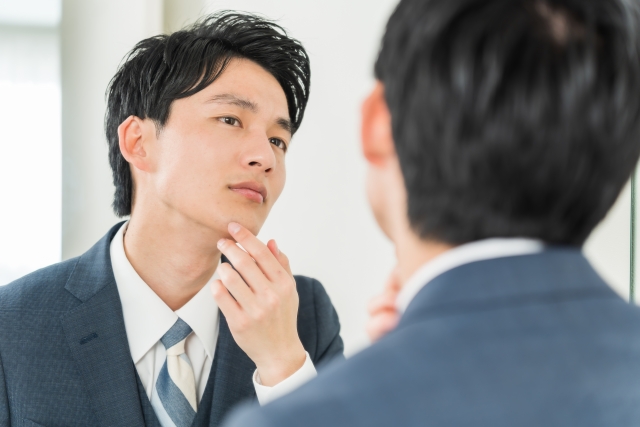 女性の好感度が「清潔感のある男性」に向けられている内容を解説している記事のイメージ写真